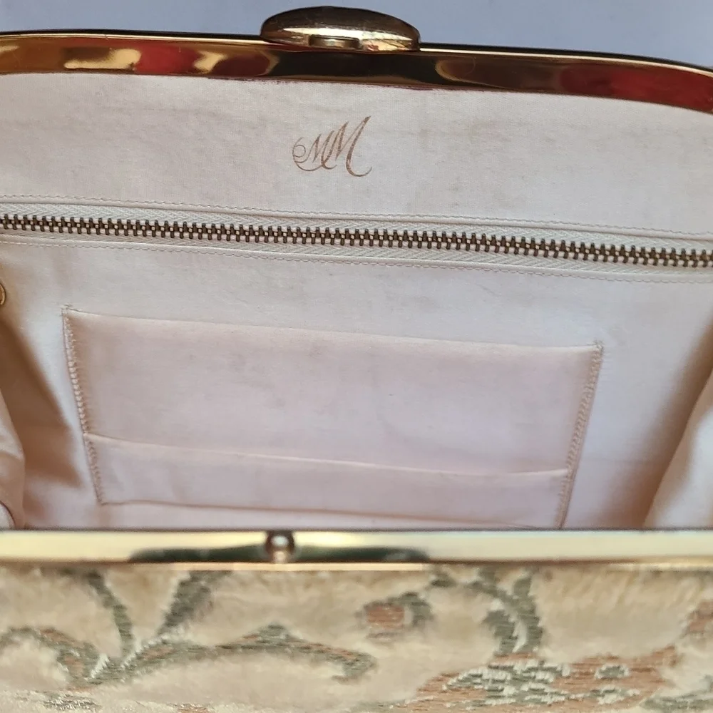 Vintage 1940s Tapestry Bag w/ Bakelite Handle - Picture 5 of 10